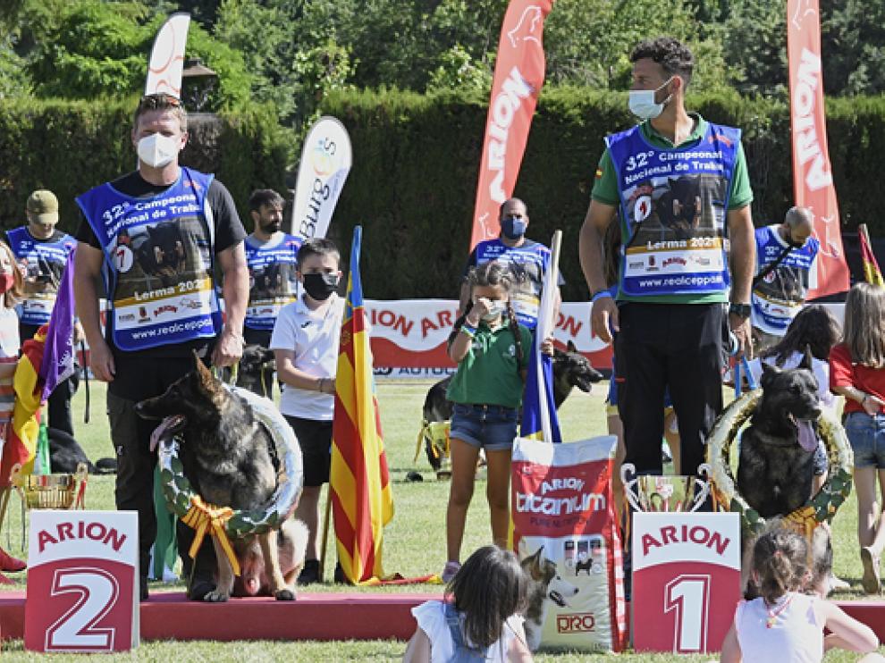 Sergio González y Cartagena Xerox, a la izquierda en el segundo escalón del podio.