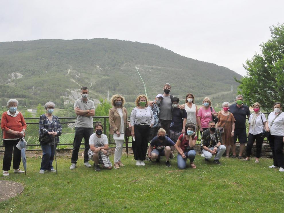 Participantes en la prueba piloto realizada esta semana en la ruta natural accesible que discurre por el paseo de la Cantera.