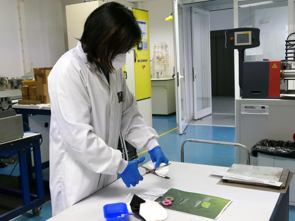 Imagen de la investigadora Cristina Crespo durante su trabajo.