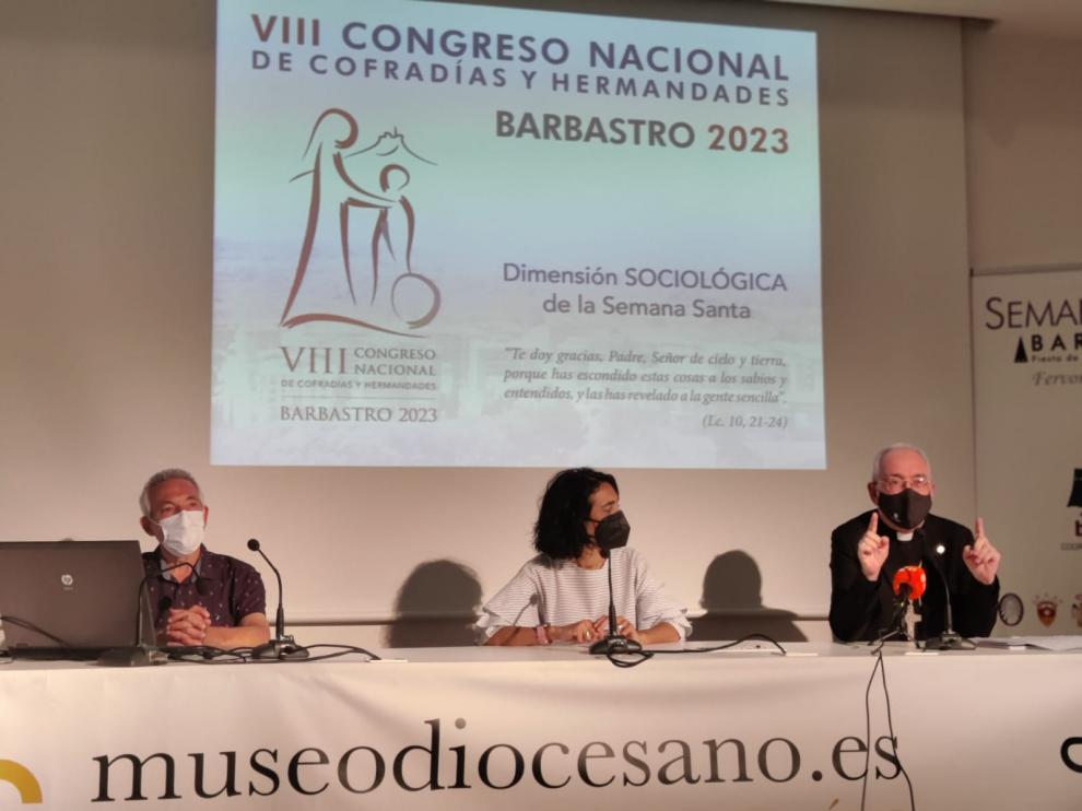 De izquierda a derecha, Jesús Gracia, Silvia Peropadre y Ángel Pérez.