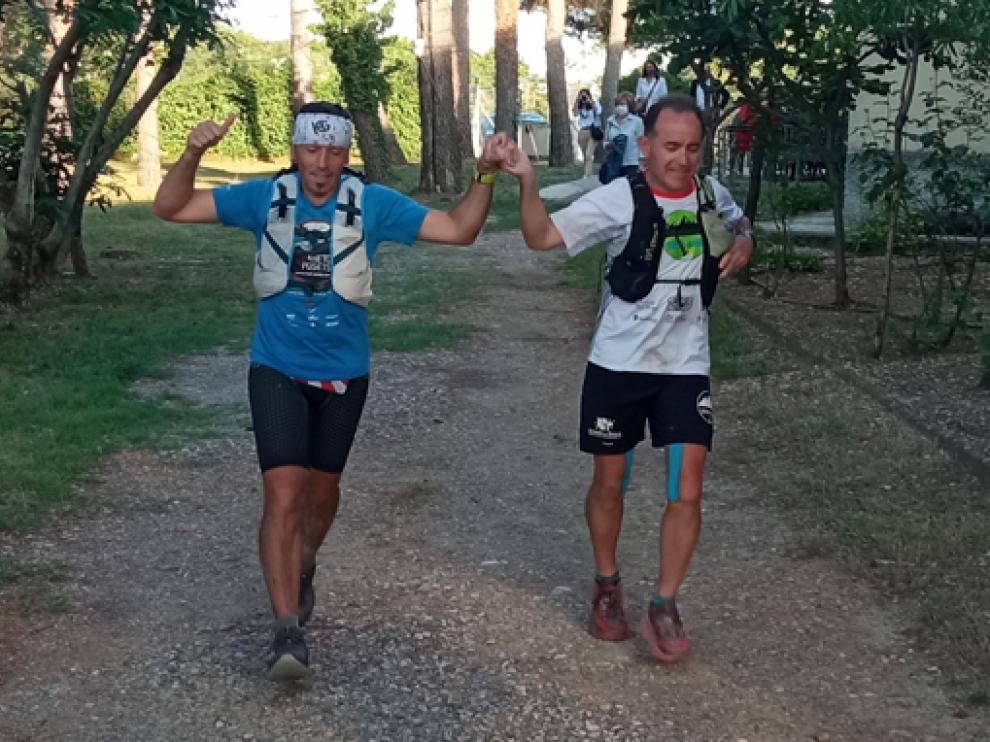 Latorre y Castarlenas a la llegada en la ermita