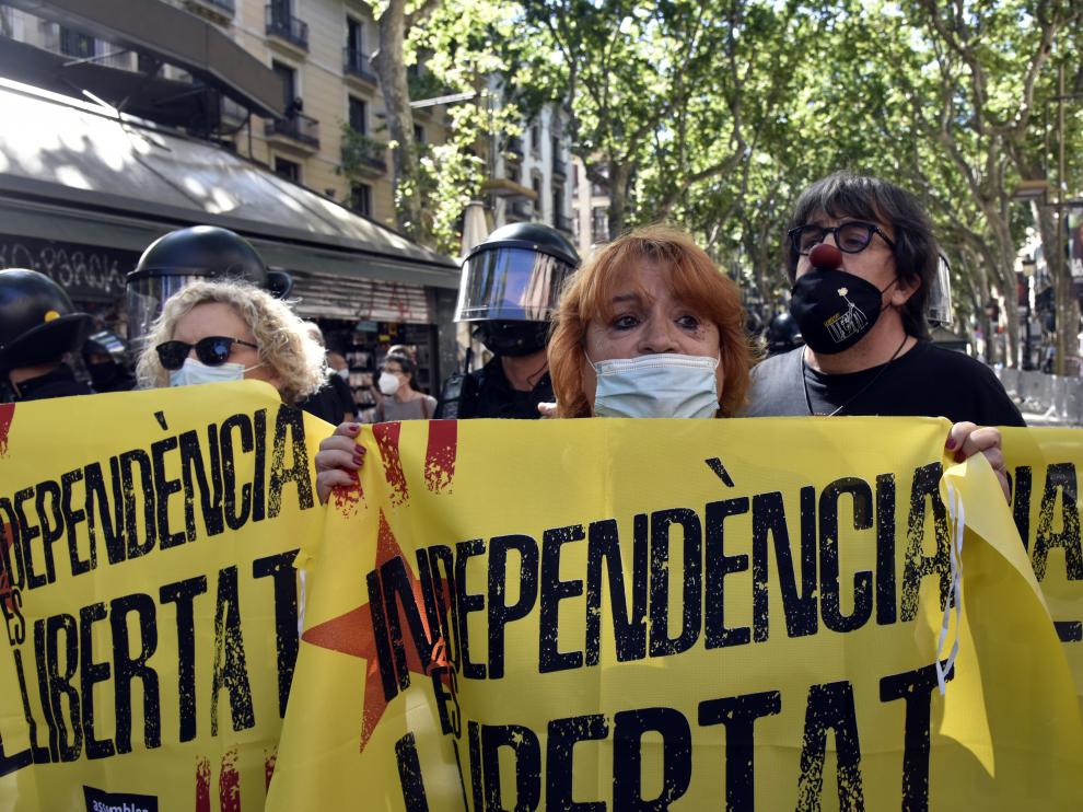 Pedro Sánchez manifestantes independencia