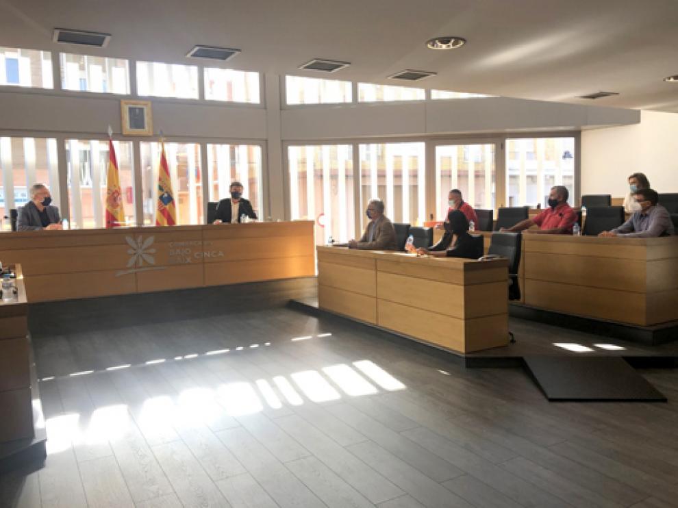 Reunión del consejero Olona con el presidente de la Comarca del Bajo Cinca y otros munícipes del territorio.
