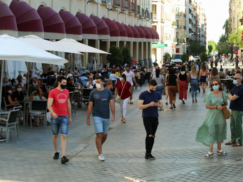 Imágenes tomadas este viernes, a unas horas de poder quitarse la mascarilla al aire libre.
25 - 6 - 21
foto pablo segura