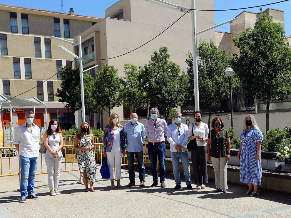 El PP municipal durante el homenaje realizado este domingo.