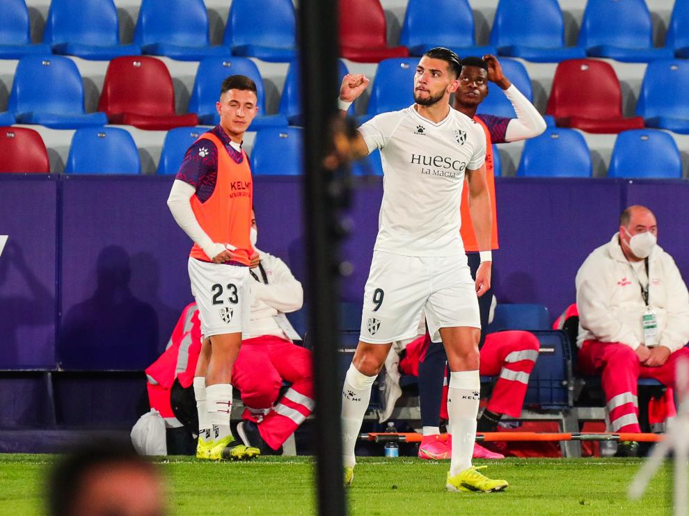 Rafa Mir ha hecho valer sus goles en el Huesca para ir a los Juegos.