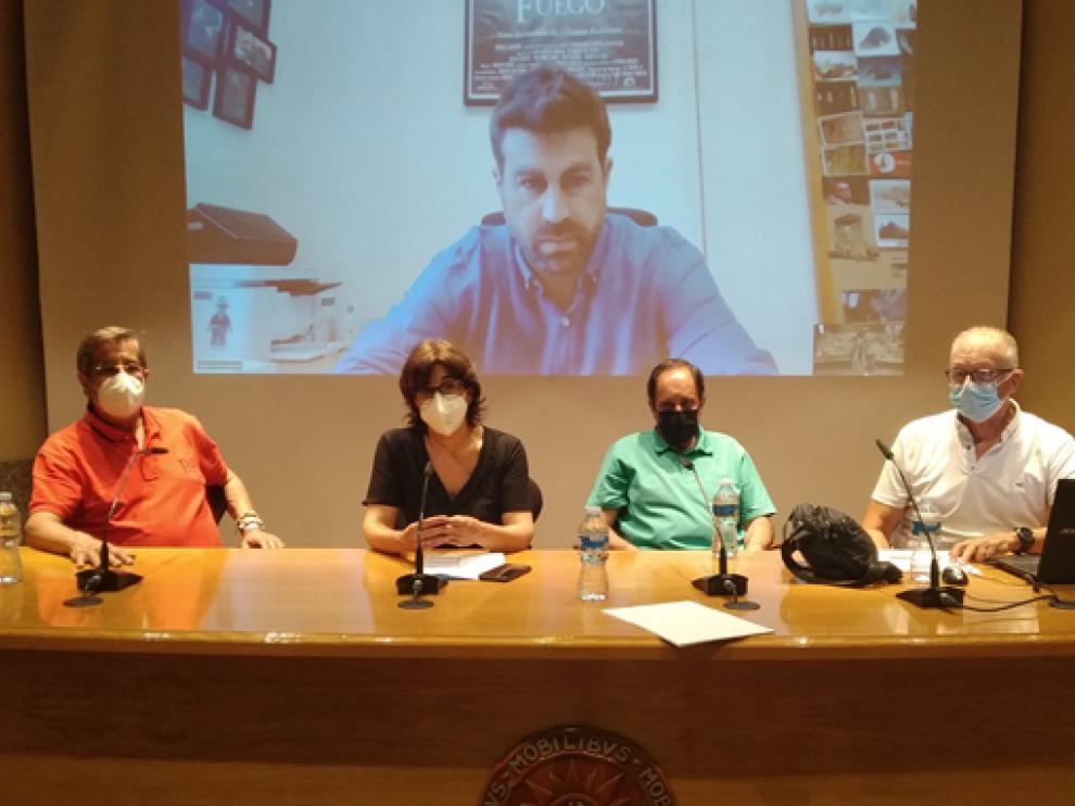Sergio Ripoll, María Ángeles Pérez, Francisco Javier Muñoz y Miguel Ardanuy, en la apertura de los cursos de verano de la Uned.