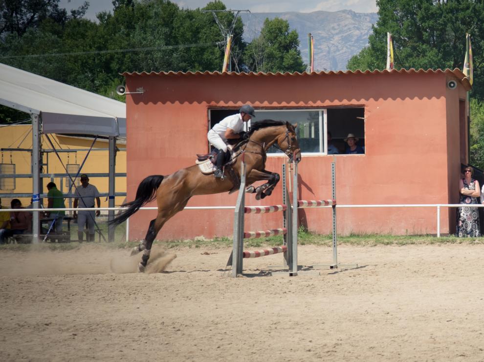 Uno de los competidores el domingo en el club oscense.