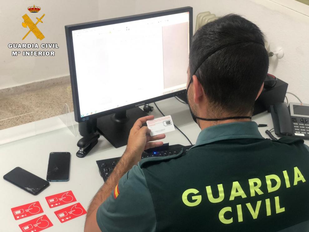 El total de afectados son 3 vecinos de la provincia de Huesca a los cuales estafaron un total de 7.500 euros en servicios de telefonía