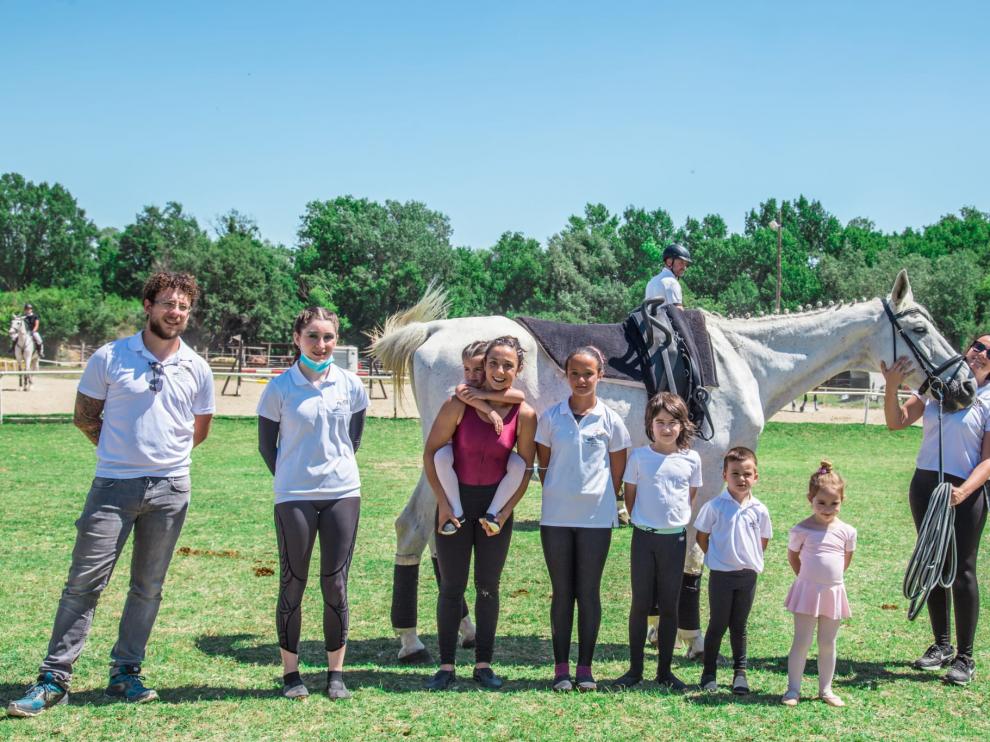 Equipo de Volteo del Club Hípico Nuestra Señora de Salas de Huesca.