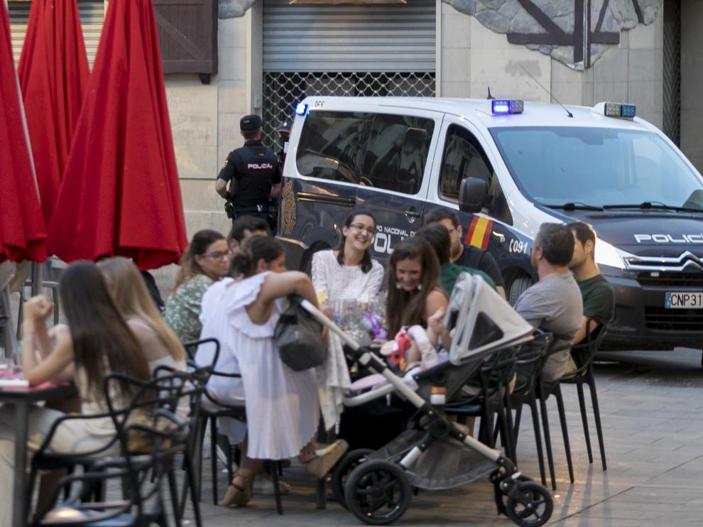 La vigilancia policial se ha incrementado en Aragón para hacer cumplir las normas sanitarias.