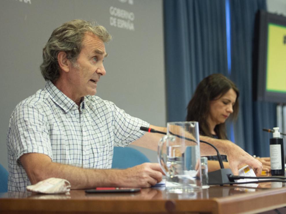 Simón, ayer junto a la secretaria de Estado de Sanidad, Silvia Calzón, durante su comparecencia.