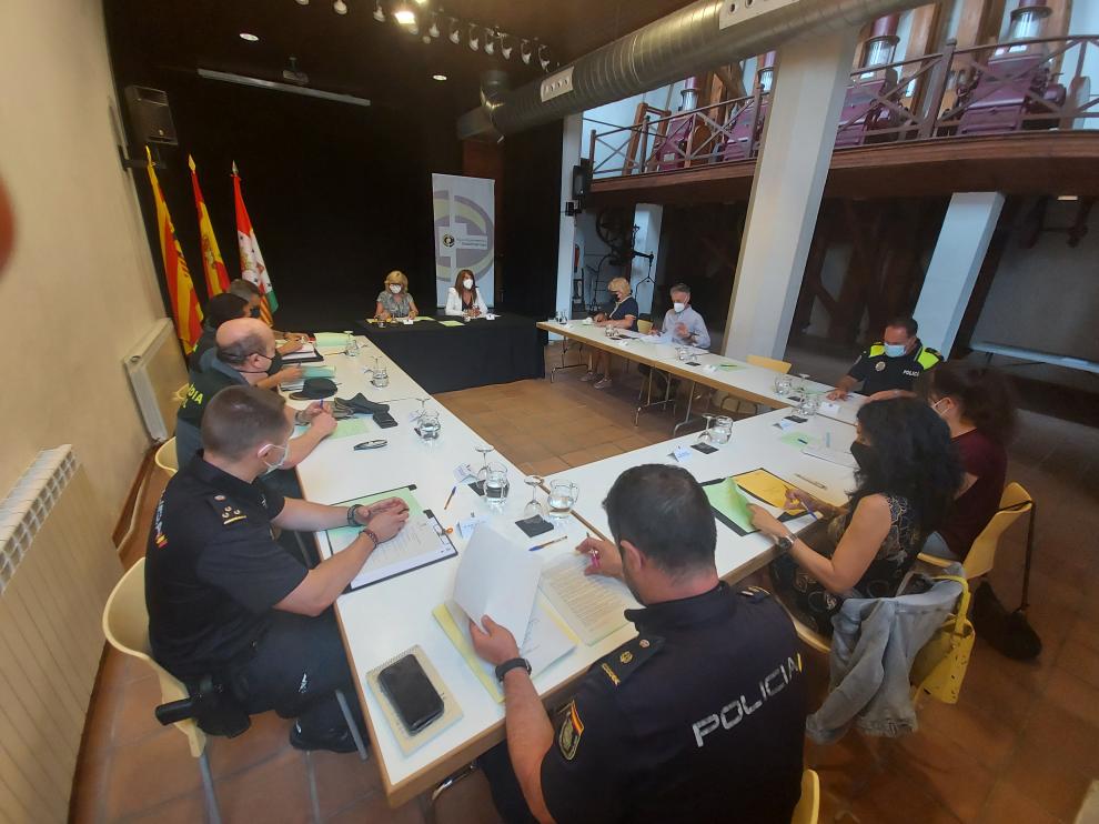 Participantes en la Junta Local de Seguridad de Sabiñánigo.