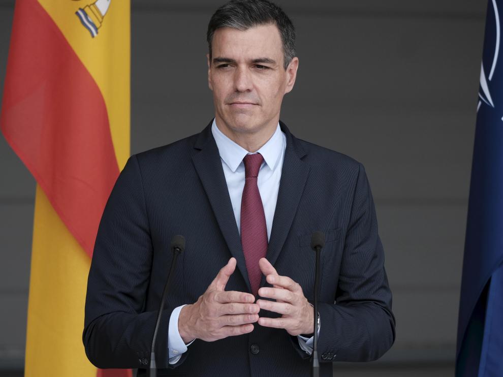 Pedro Sánchez responde a la campaña contra el consumo de carne durante su gira báltica.