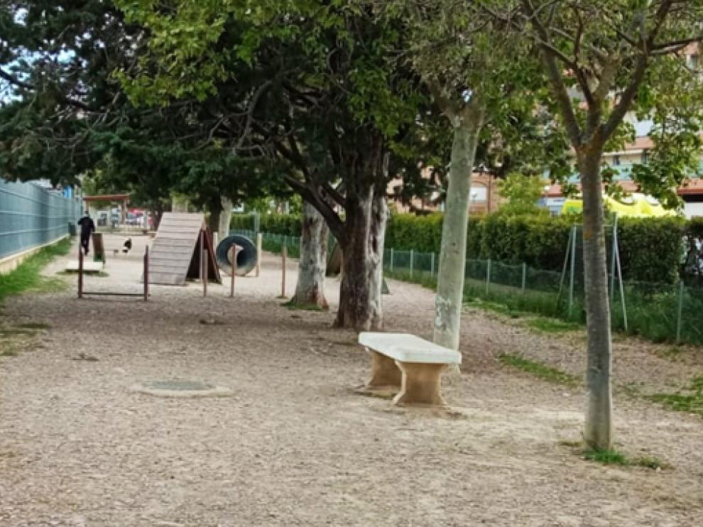 Zona de esparcimiento canino cerca de la estación intermodal de Huesca
