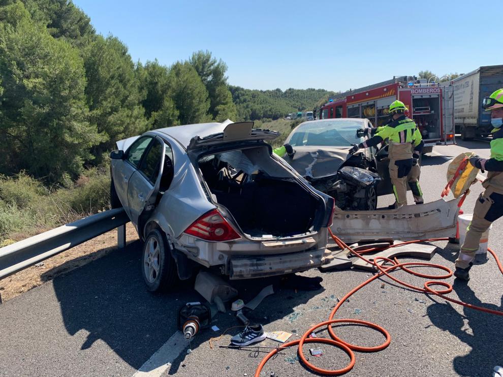 Bomberos de Fraga han intervenido en las labores de rescate de los accidentados