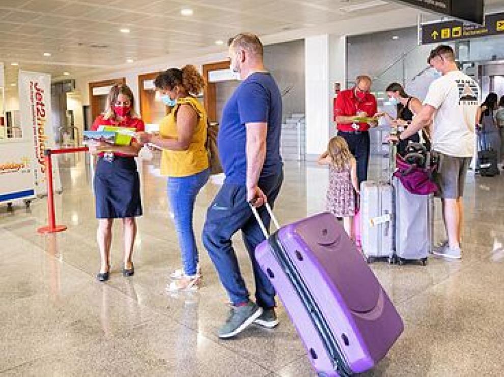 Los turistas procedentes de España no tendrán que hacer cuarentena cuando entren en el Reino Unido