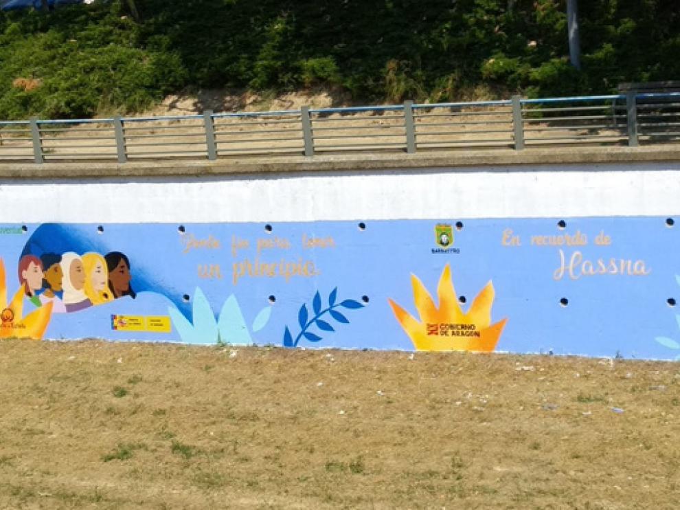 Mural realizado en el taller de grafiti contra la violencia de género, con un recuerdo especial para Hassna.