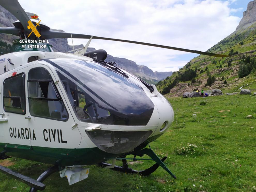La menor accidentada fue evacuada por un helicóptero de la Guardia Civil.