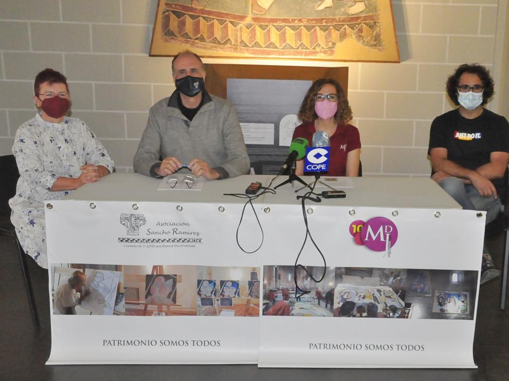 Pilara Piedrafita, Juan Carlos Moreno, Belén Luque y Juan Manuel Bote, en el Museo Diocesano de Jaca.