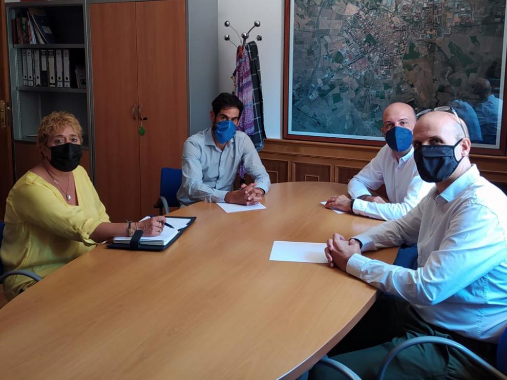 Imagen de la reunión mantenida el miércoles con miembros del ITA y de Aragón DIH.