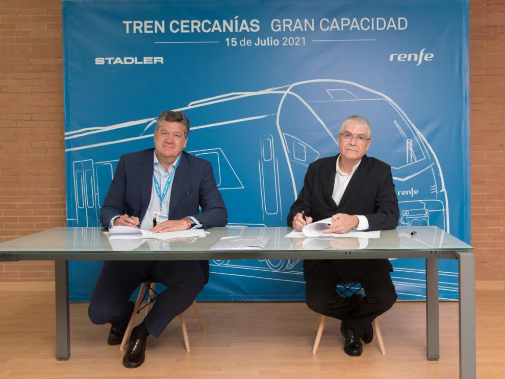 Isaías Táboas e Iñigo Parra durante la firma del convenio.