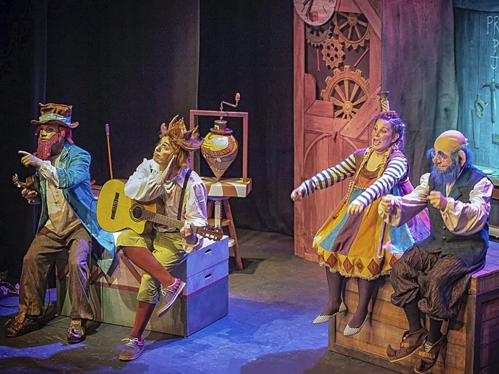 Un momento del espectáculo de Almozandia Teatro.