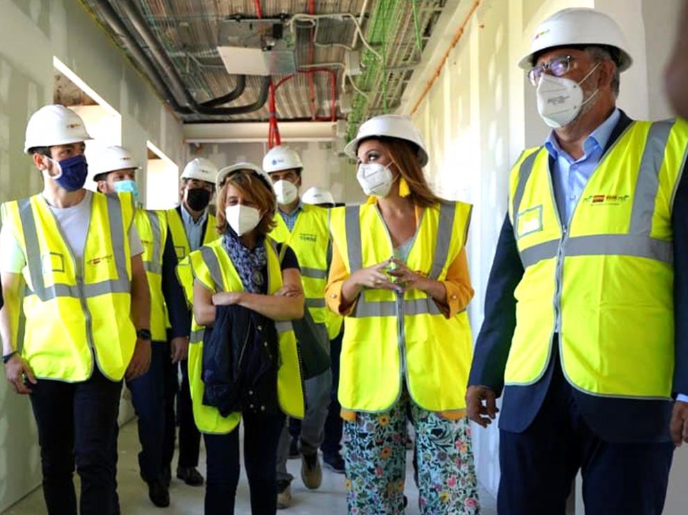 La consejera Maru Díaz y el rector José Antonio Mayoral encabezaron la visita de obras