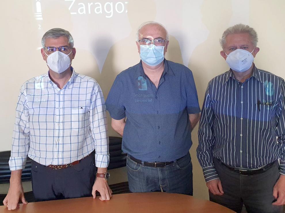 El director general de Política Lingüística, José Ignacio López, entre Javier Giralt y Francho Nagore
