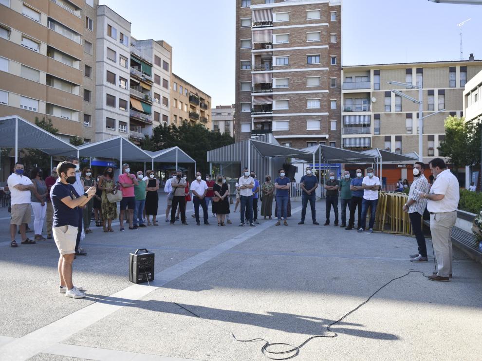 El homenaje ha reunido a diferentes miembros de grupos políticos e instituciones