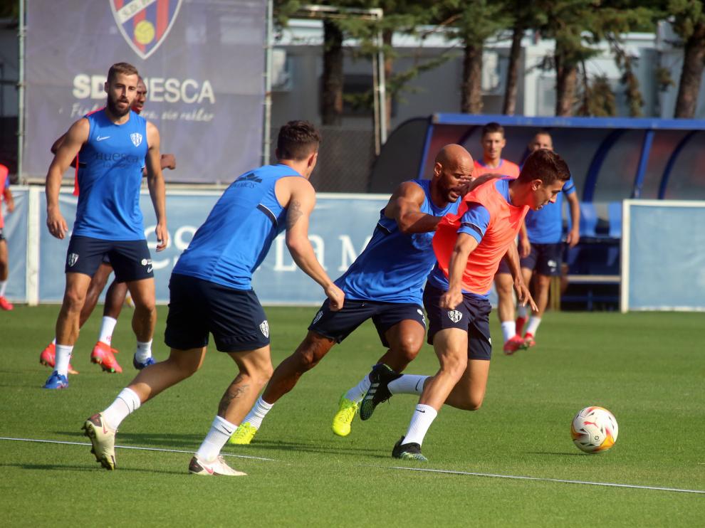 Entrenamiento de la SD Huesca este martes