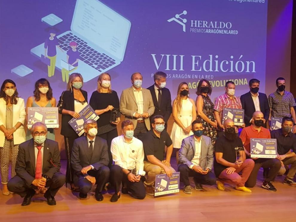 Foto de familia, tras la entrega de premios de Aragón en la Red