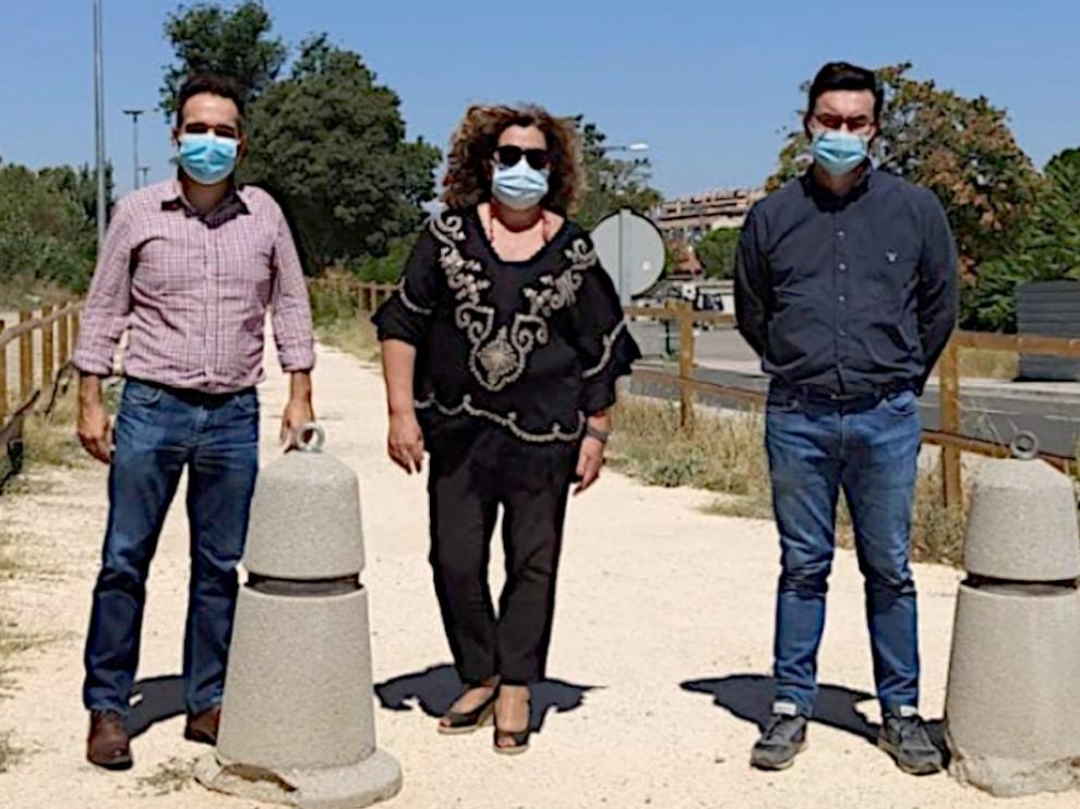 María Jesús Morera, junto a otros integrantes del Partido Aragonés den Barbastro.