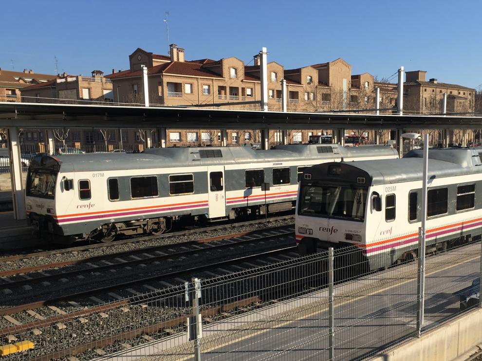 En líneas como la Huesca-Canfranc el tren de referencia sigue siendo el “tamagochi”.