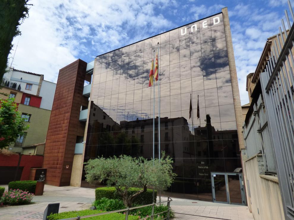 Edificio de la UNED en Barbastro