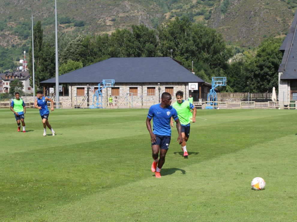 Juan Peñaloza cumple tres años en el Huesca.