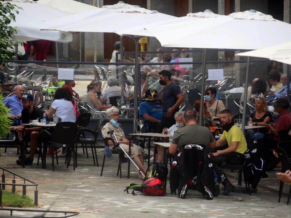 Terrazas y ambiente en la capital jacetana