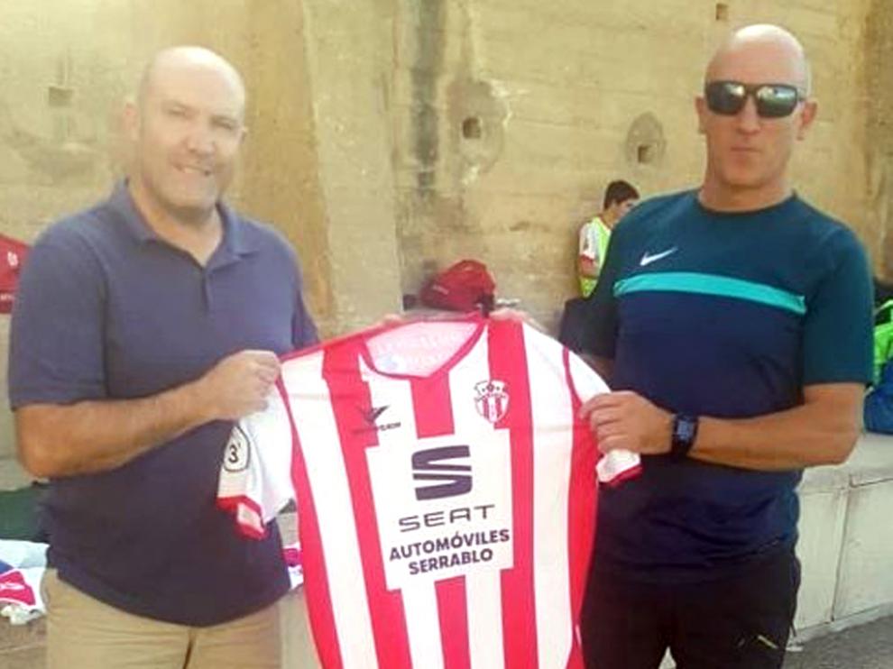 Fernando Sancho con Roberto Fandos, presidente y entrenador del Sabiñánigo