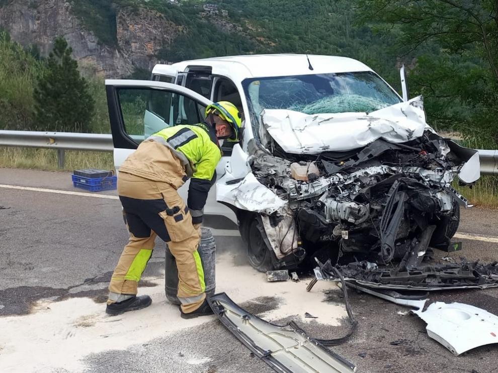 Imagen del automóvil siniestrado en el accidente de Búbal.