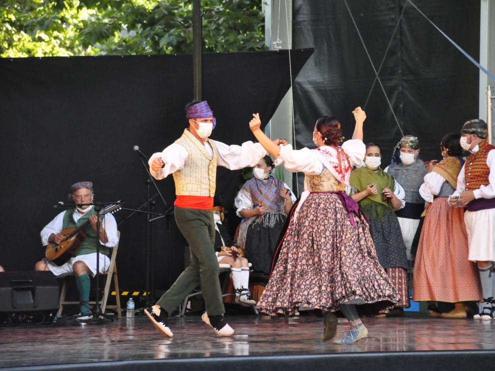 Actuación del Grup de Danses El Forcat, de la Comunidad Valenciana.