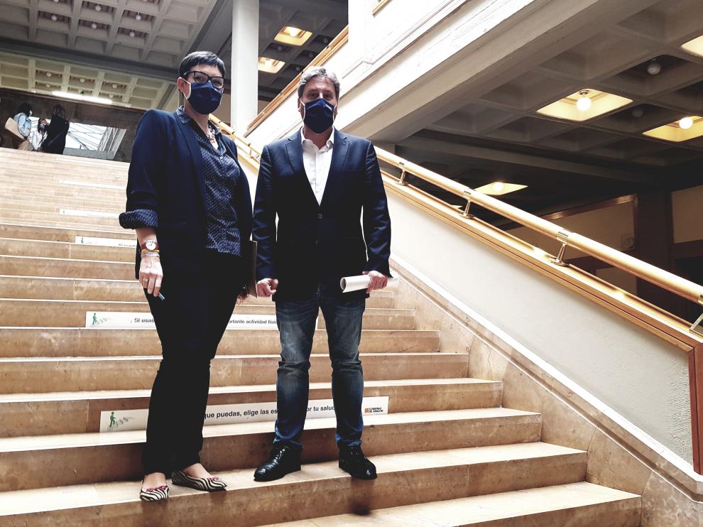Verónica Villagrasa, coordinadora de Vivienda de Aragón y José Luis Soro, concejal de Vertebración del Territorio