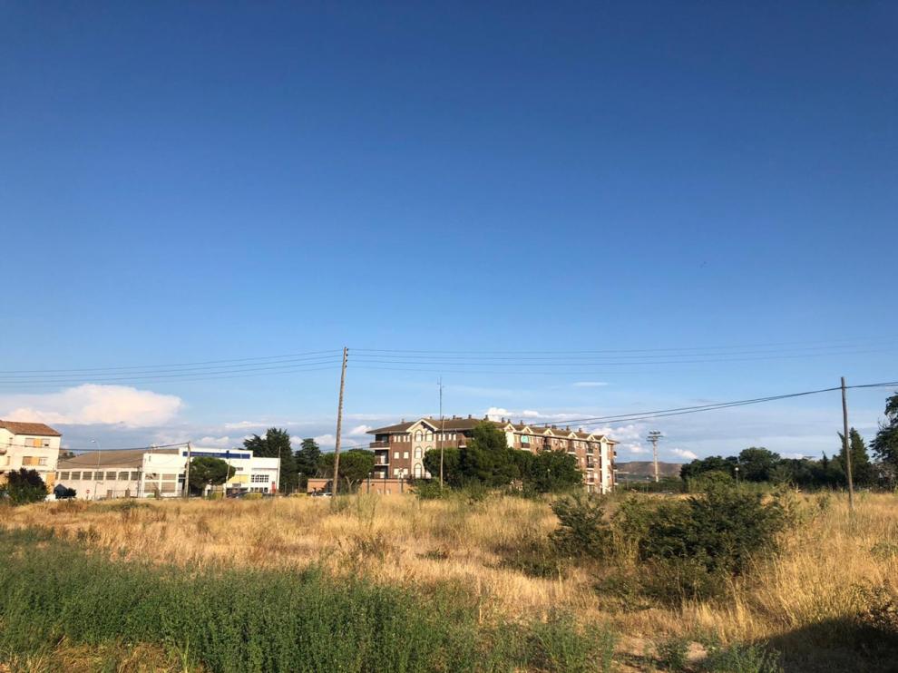 Solar cedido en el que se construirá la residencia de mayores en Fraga