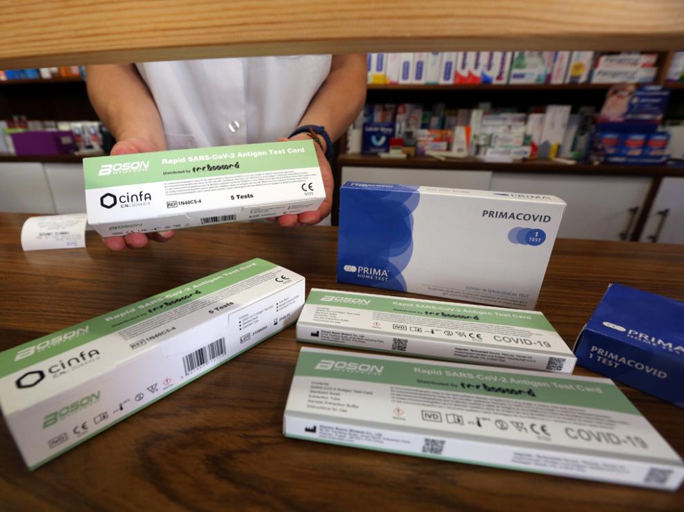 Test autodiagnósticos en la farmacia Compairé de Huesca.