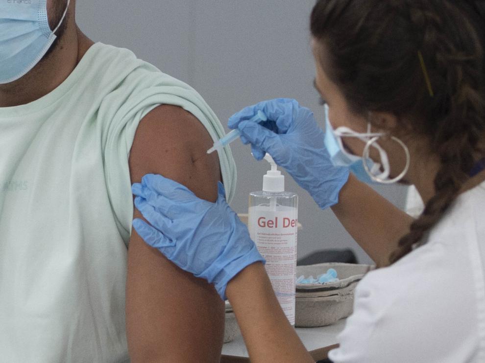 El CGCOM insta encarecidamente a todos los profesionales sanitarios a completar su pauta de vacunación