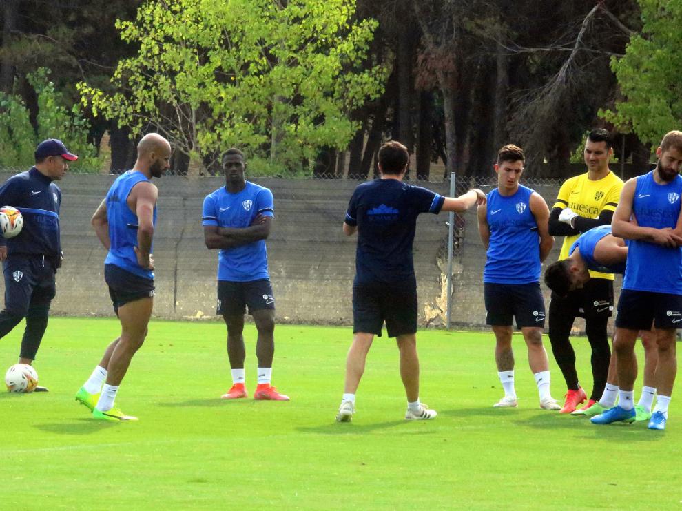 Instrucciones en el IES Pirámide durante el entrenamiento de este martes