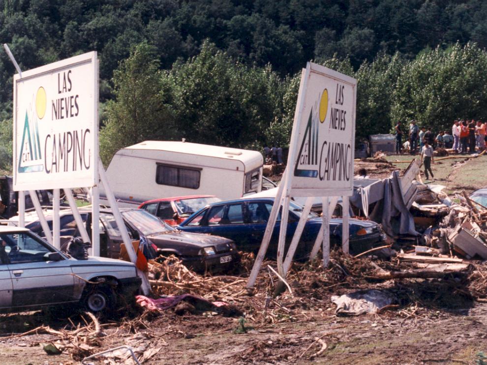 Imagen de la riada que devastó el camping de Biescas.