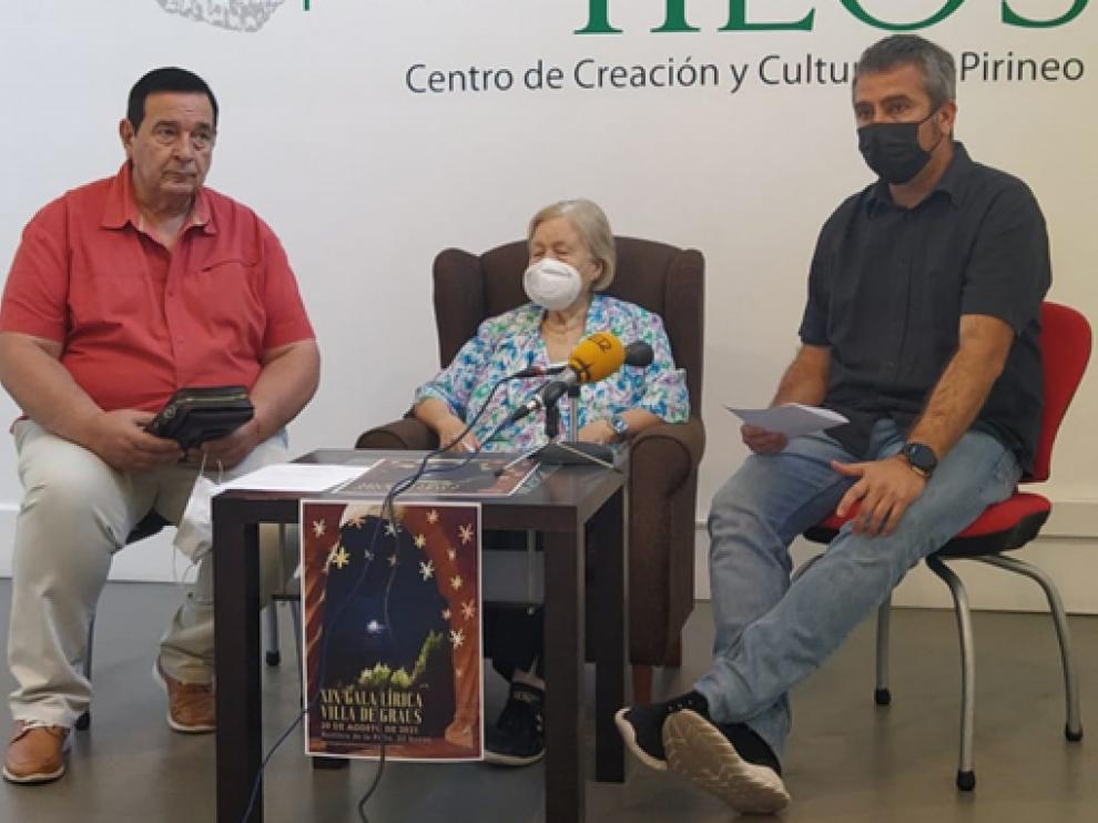 Valentín Trell, María Ángeles Sarroca y Julián del Castillo en la presentación de la Gala Lírica.