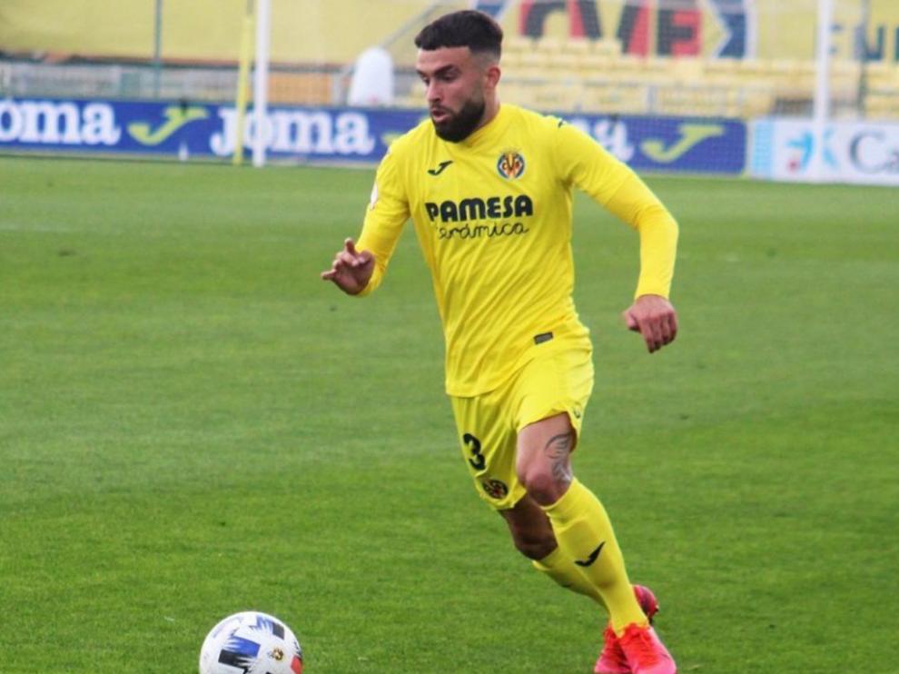 Adell refuerza el lateral izquierdo del filial azulgrana en su estreno en Segunda RFEF