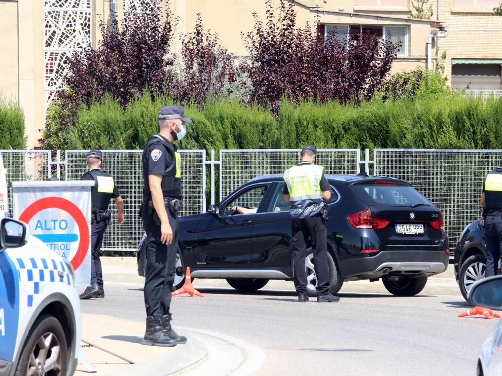 Las fuerzas de seguridad vigilan especialmente las entradas y salidas a la ciudad estos días.