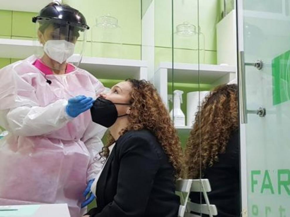 Las farmacias hacen acopio de test de antígenos